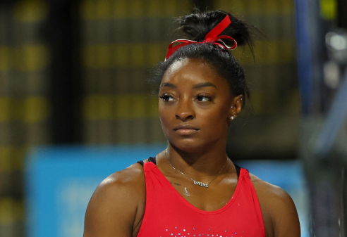 Simone Biles wins a record 8th U.S. gymnastics title.