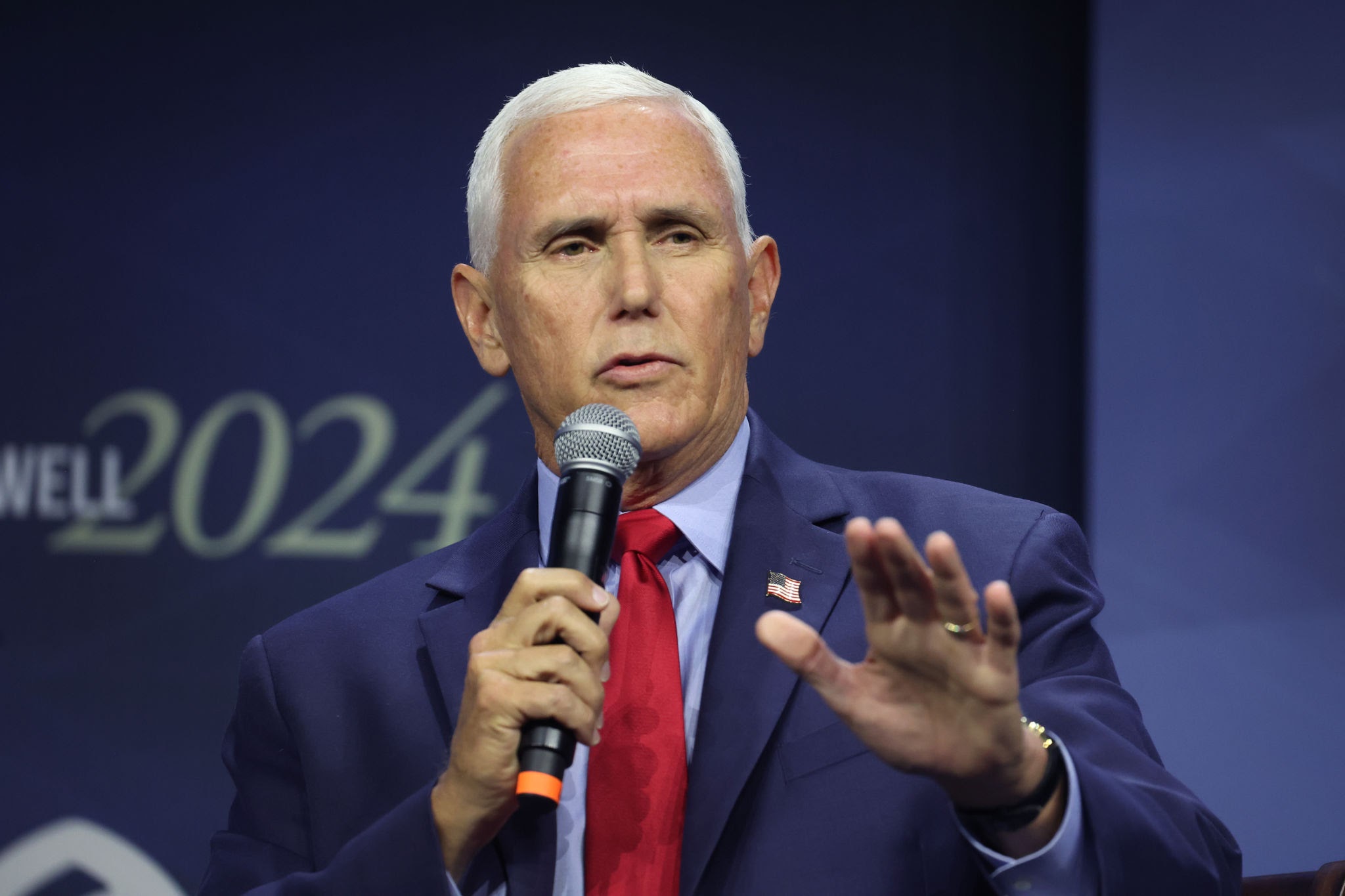 Mike Pence withdraws from presidential race